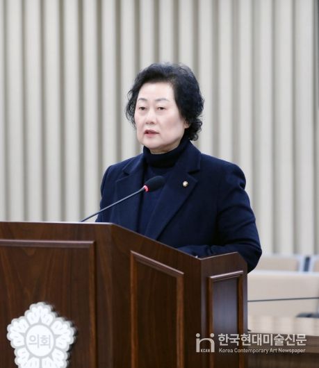 유준숙 수원특례시의회 의원이 제399회 임시회 본회의에서 발언하고 있다.