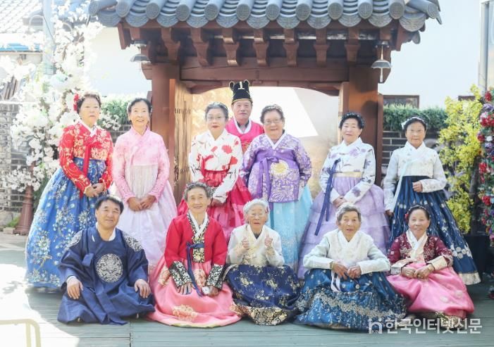 완주 구이노인복지센터, 재가 어르신 한복 체험