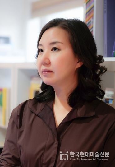 이수정 작가 ‘고인, 돌’ 선정