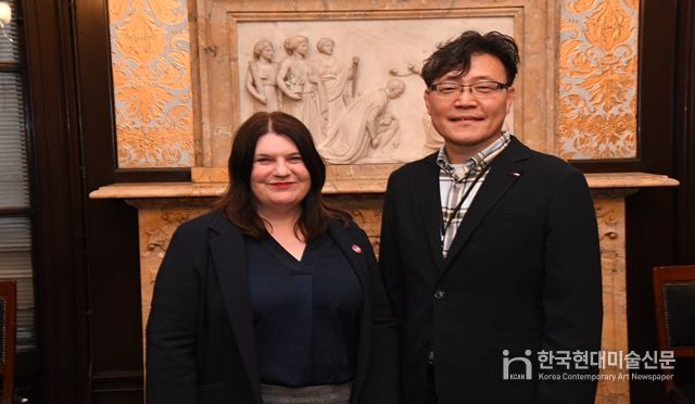 왼쪽 글래스고 시의회 의장 Susan Aitken, 오른쪽 인천시 환경국장 김철수