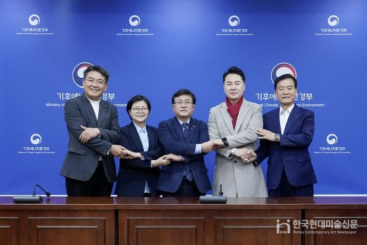 오언석 도봉구청장은 지난 12월 9일 기후에너지환경부 한강홍수통제소에서 열린 ‘기후부-동북4구 간담회’에 참석해 도봉구 주요 현안에 대한 기후부의 적극적인 협조를 요청했다. 사진은 참석자 단체 사진