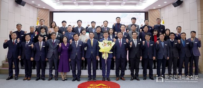 12월 31일 시청 대회의실에서 열린 제17대 서산시 부시장 이임식