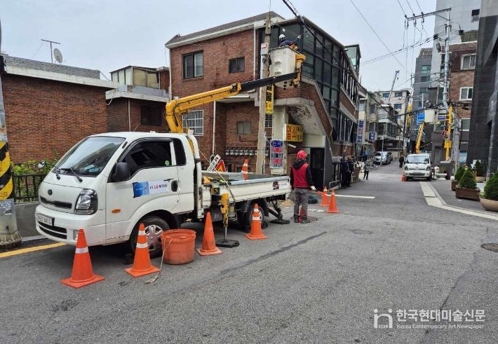 공중케이블 정비 현장
