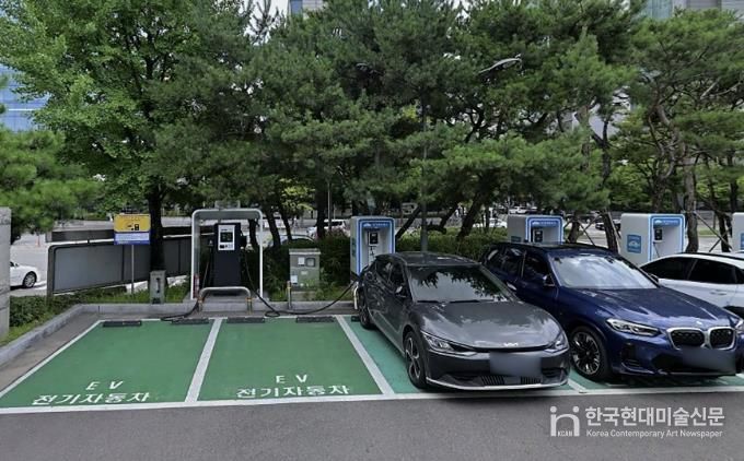 성남 분당구청 야외 주차장 전기차 충전 구역