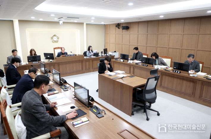 수원특례시의회 도시미래위원회 안건 심사