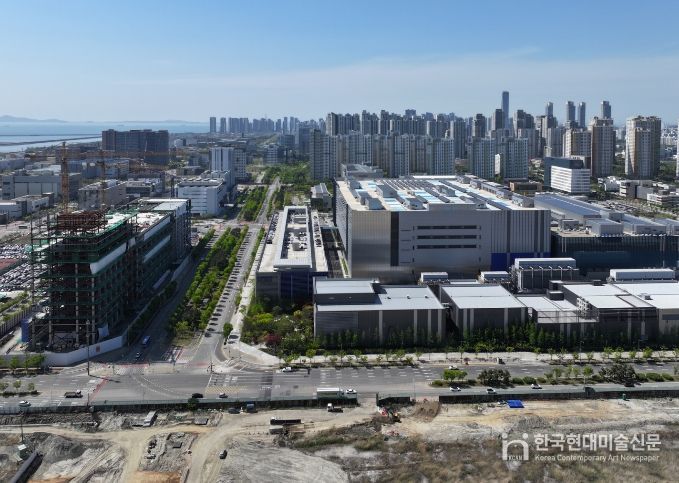 삼성바이오로직스(우)와 싸토리우스(좌)-인천광역시 제공