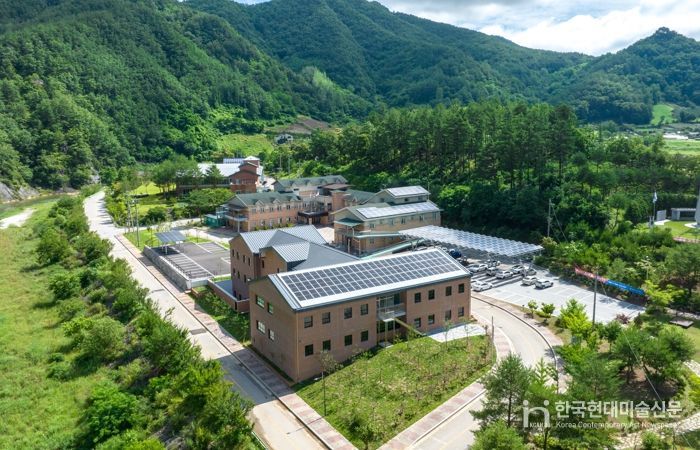 정선군, 노인요양·치매전담 연계 운영 성과 가시화 ‘전문 돌봄·자연 치유 인프라까지 갖춘 노인복지 체계 구축’