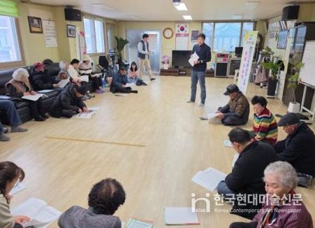 충남 계룡시는 지난 16일부터 4월 1일까지 관내 13개 마을을 순회하며 ‘봄철 맞춤형 지역농업인 상담 교육’을 실시했다.