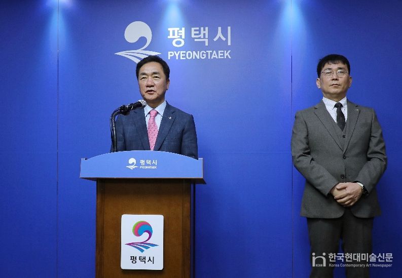 왼쪽부터 정장선 평택시장, 홍승완 LH평택사업본부장