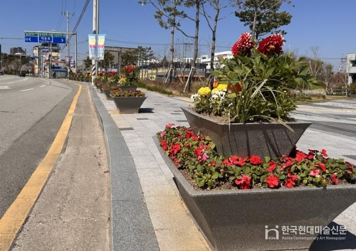 익산시, 도심 곳곳 _봄꽃 물결_(익산세무서 일원).